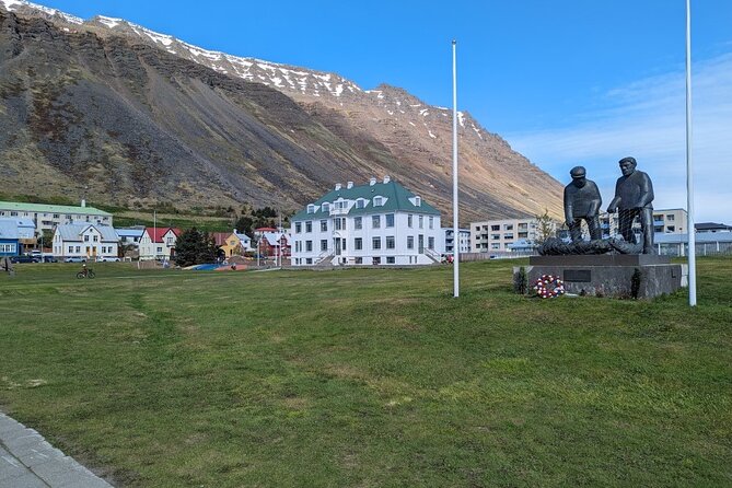 Self-Guided Tour of Ísafjörður: Art, History, and Architecture - Culture House Eyrartún and local art