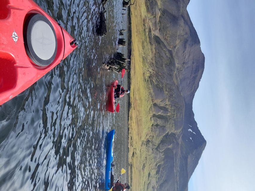 Siglufjörður / Siglufjordur: Guided kayak tour. - Meeting at the Blue and Orange Container