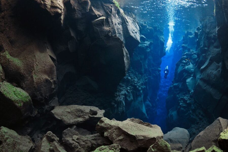 Silfra: Diving Between Tectonic Plates - The Rules You Need to Meet
