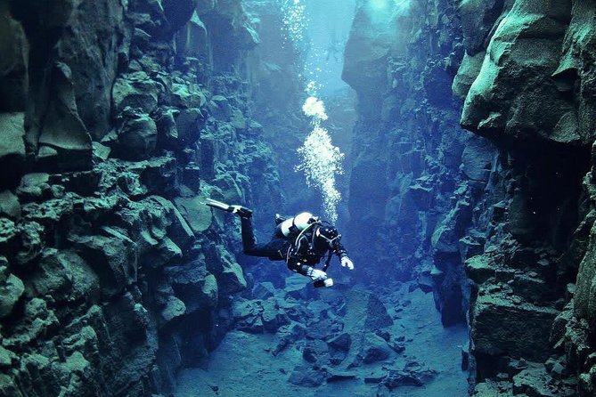 Silfra: Diving Between Tectonic Plates and Pick Up from Reykjavik - The short walk to Silfra