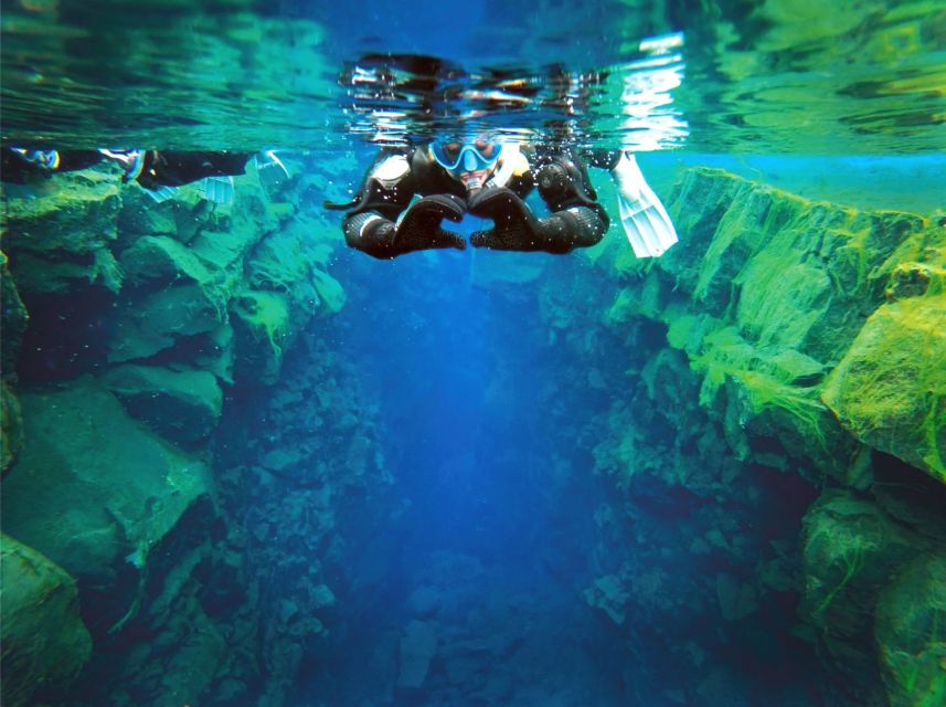 Silfra: Fissure Snorkeling Tour with Underwater Photos - The 30-minute safety briefing and gear fitting