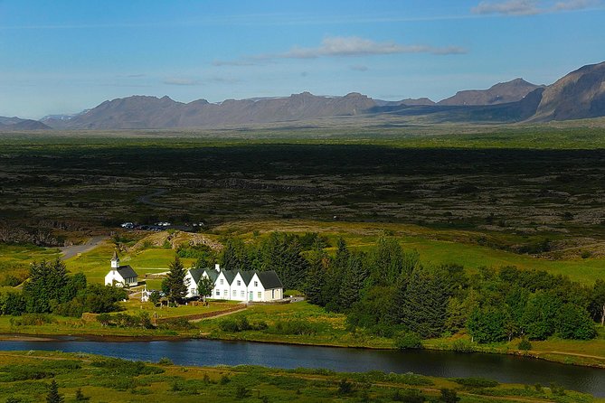 Silfra: Snorkeling Between Tectonic Plates - Meet on Location - The guide makes a real difference