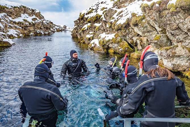 Silfra: Snorkeling Between Tectonic Plates Pick Up from Reykjavik - What the dry suit can and cannot do
