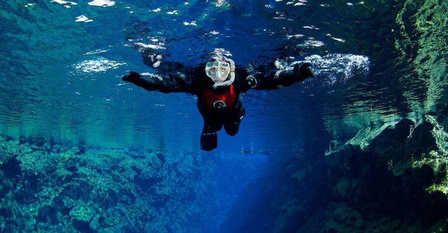 Silfra: Snorkeling Tour Between Tectonic Plates - The first hour: fitting the drysuit and learning the basics