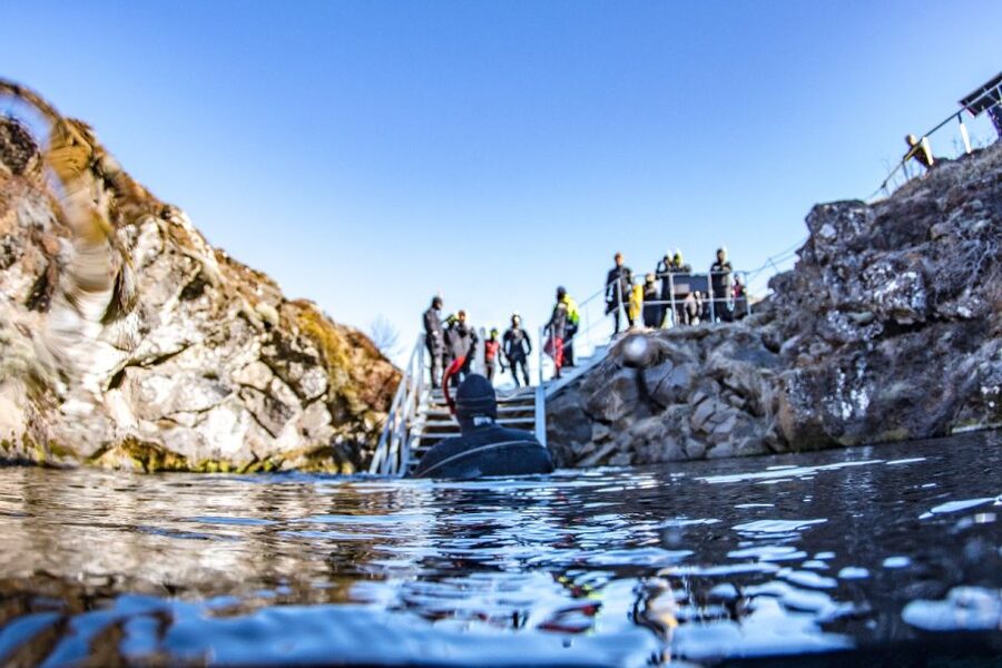 Silfra: Snorkeling Tour Between Tectonic Plates - Photos, cameras, and the small extras