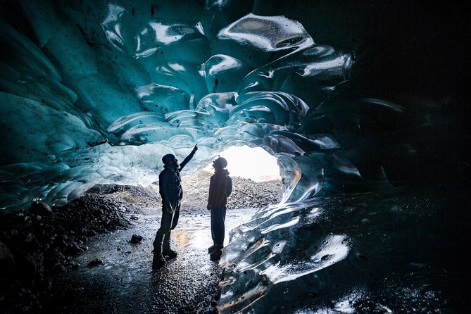 Skaftafell: Blue Ice Cave & Glacier Hike on Vatnajökull - The 20-minute 4x4 ride to Vatnajökull