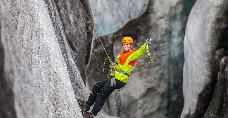 Skaftafell: Glacier Hike and Ice Climbing Guided Experience - Starting at Skaftafell with the right expectations