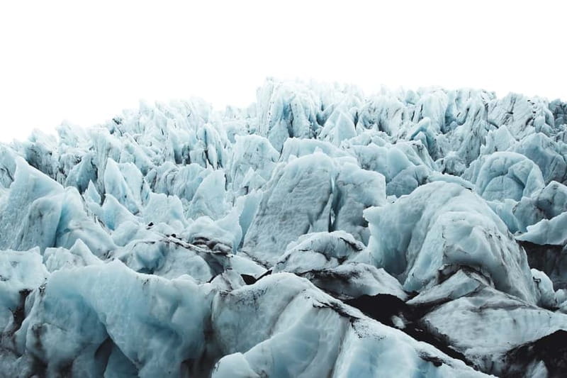Skaftafell: Half-Day Vatnajökull National Park Glacier Hike - Guides who add calm to an active outing