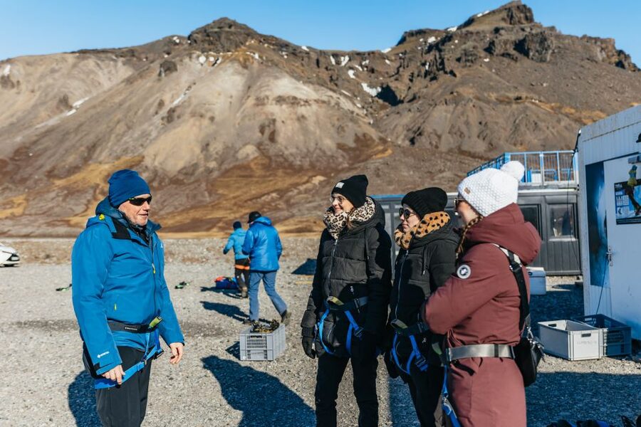 Skaftafell National Park: Falljokull Glacier Easy Hike - Coffee, chocolates, and the small comforts