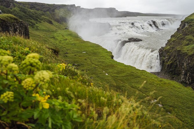 Small Group: Golden Circle Tour from Reykjavik Cruise Terminals - Guide quality and language balance
