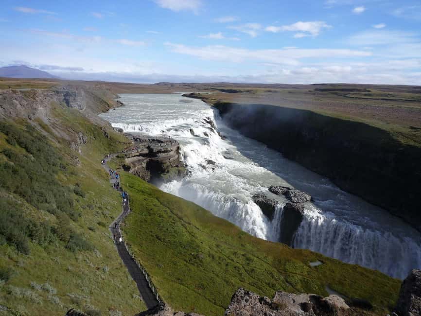 Small Group Golden Circle Tour w/ Kerid & Tomato Farm Visit - Þingvellir, where geology meets Icelandic politics