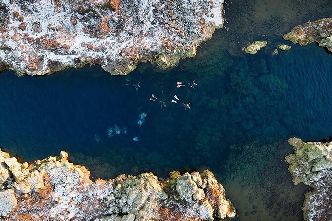 Snorkel the Silfra Fissure-Meet on Location (Free Photos & Cocoa) - The safety briefing and small-group format