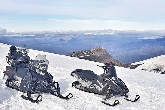 Snowmobiling on Eyjafjallajökull - Goðasteinn and the view toward the Westman Islands