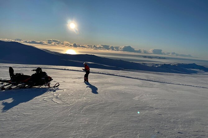 Snowmobiling on Eyjafjallajökull - Getting from the base to the glacier