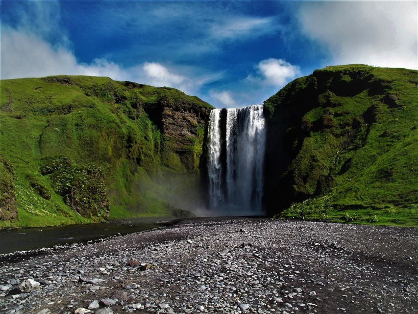 South Coast Iceland: 2-Day Blue Ice Cave & Jokulsarlon Tour - Northern Lights hunting with realistic expectations