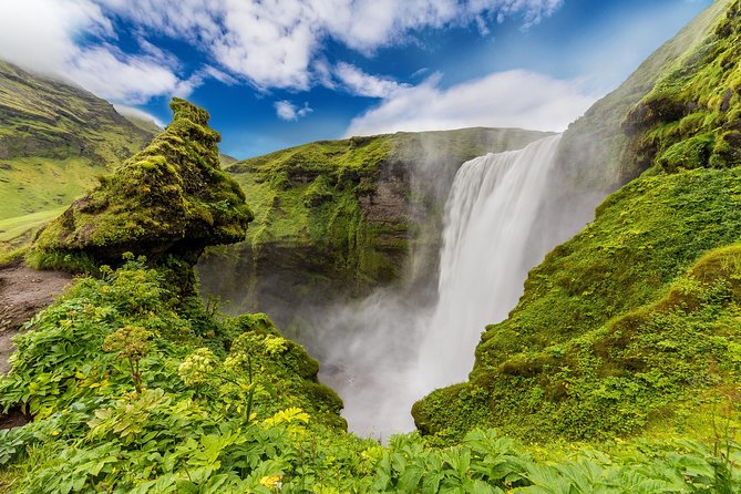 South Coast Iceland from Reykjavik with Guide & Touchscreen Audio - The guide can make the coach time worthwhile