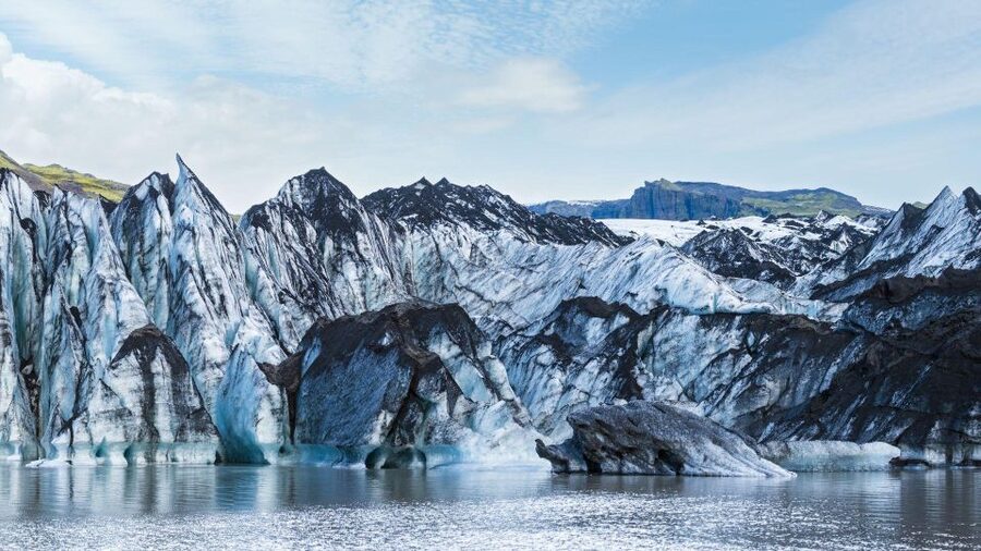 South Coast of Iceland. Black beach, glaсier, waterfalls... - Sólheimajökull: the day’s most active stop