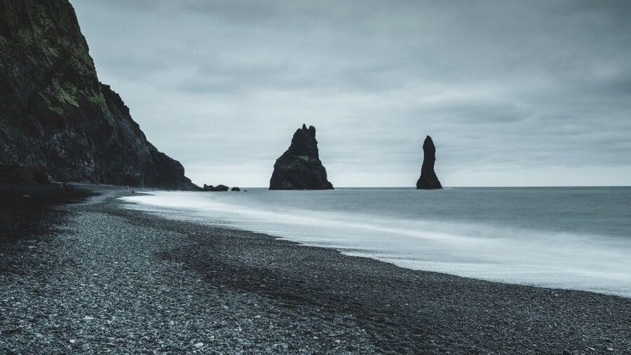South Coast of Iceland. Black beach, glaсier, waterfalls... - Reynisfjara: beautiful, powerful, and not harmless