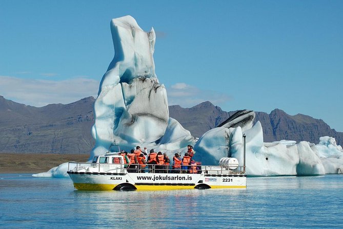 South Iceland and Glacier Lagoon: Jökulsárlón with Boat Tour - Skógafoss: 25 minutes at a classic waterfall