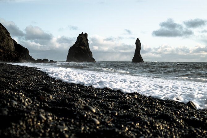 South Iceland Highlights and Northern Lights Combo Full-Day Tour - Seljalandsfoss rewards the final stretch