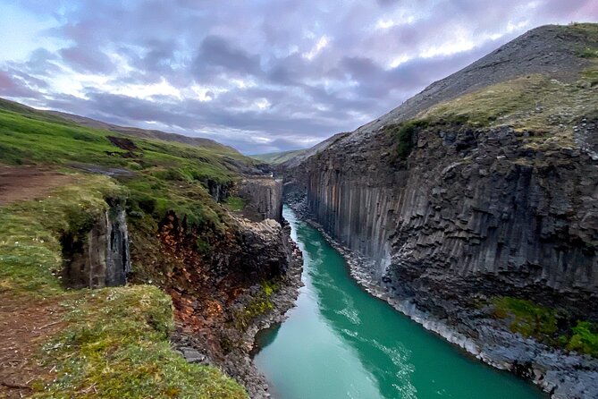 Stuðlagil Canyon and Vök Baths Day Tour - Why Stuðlagil makes this East Iceland day special