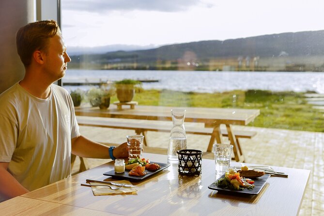 Stuðlagil Canyon and Vök Baths Day Tour - Three hours at the canyon gives you breathing room