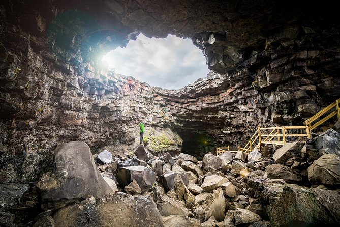 The Cave Explorer - Pairing the cave with Barnafoss