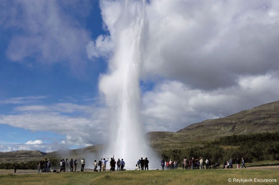 The Golden Circle & Hop On - Hop Off Combo Deal - Making sense of the Reykjavík hop-on hop-off part