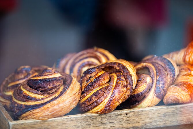 The Icelandic Sweet Tooth Tour - Dass Reykjavik and skyr cake