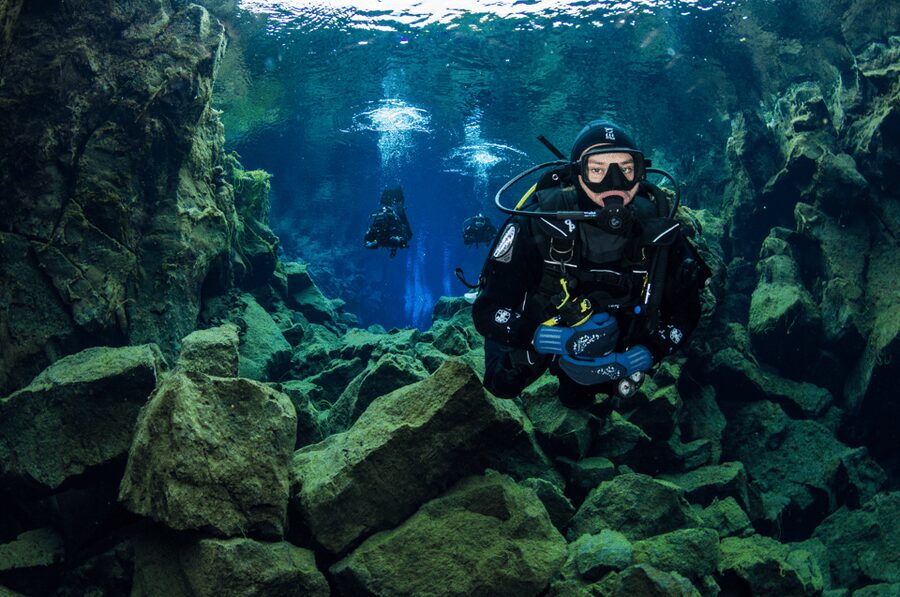 Thingvellir: Silfra Fissure Diving with Optional Pickup - Entering the Silfra Fissure