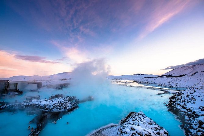 Unique bathing in an Icelandic hot springs at the Blue Lagoon - How the private vehicle changes the value