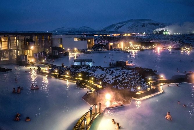 Unique bathing in an Icelandic hot springs at the Blue Lagoon - The price: a major factor in the decision
