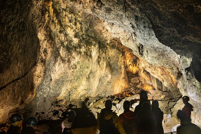 Vatnshellir Cave Tour - The first steps underground