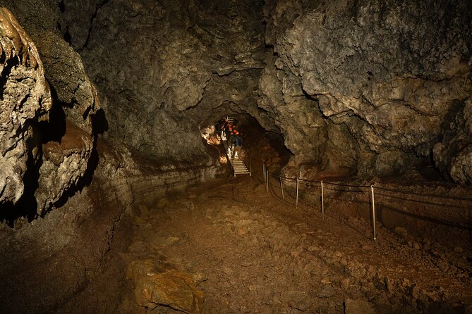 Vatnshellir Cave Tour - Reading the lava rock