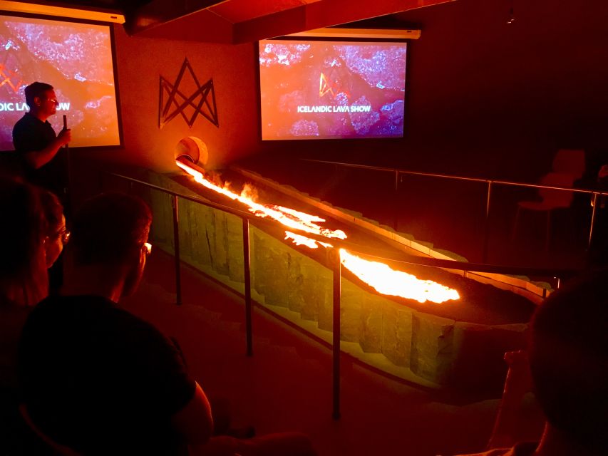 Vik: LAVA SHOW - Immersive Experience Entry Ticket - Why the small Vík room works