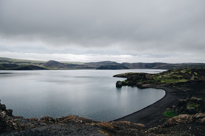 Volcano Tour on Reykjanes Peninsula Including Icelandic Snacks - Pickup from Reykjavik and group size