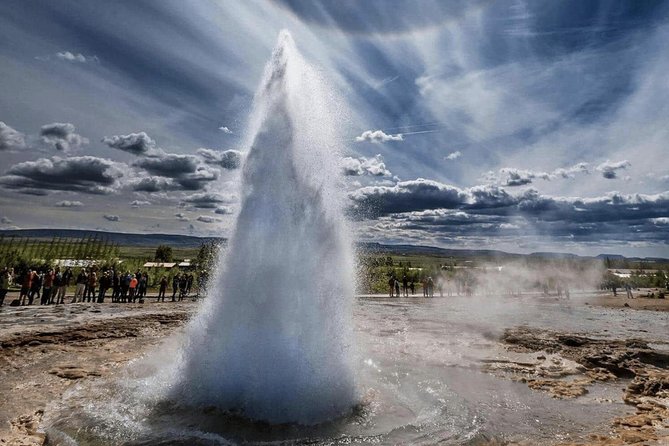 Whale Watching and Golden Circle Tour from Reykjavik - Þingvellir, where geology and parliament meet